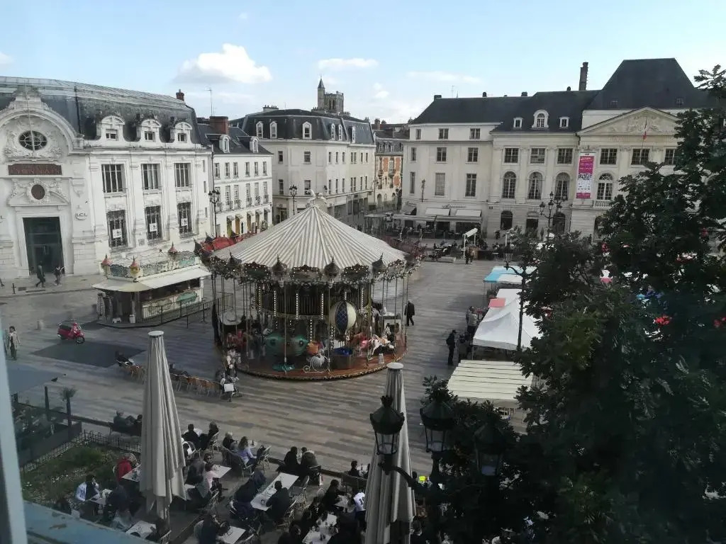 Appartement avec belle vue sur la place du Martroi