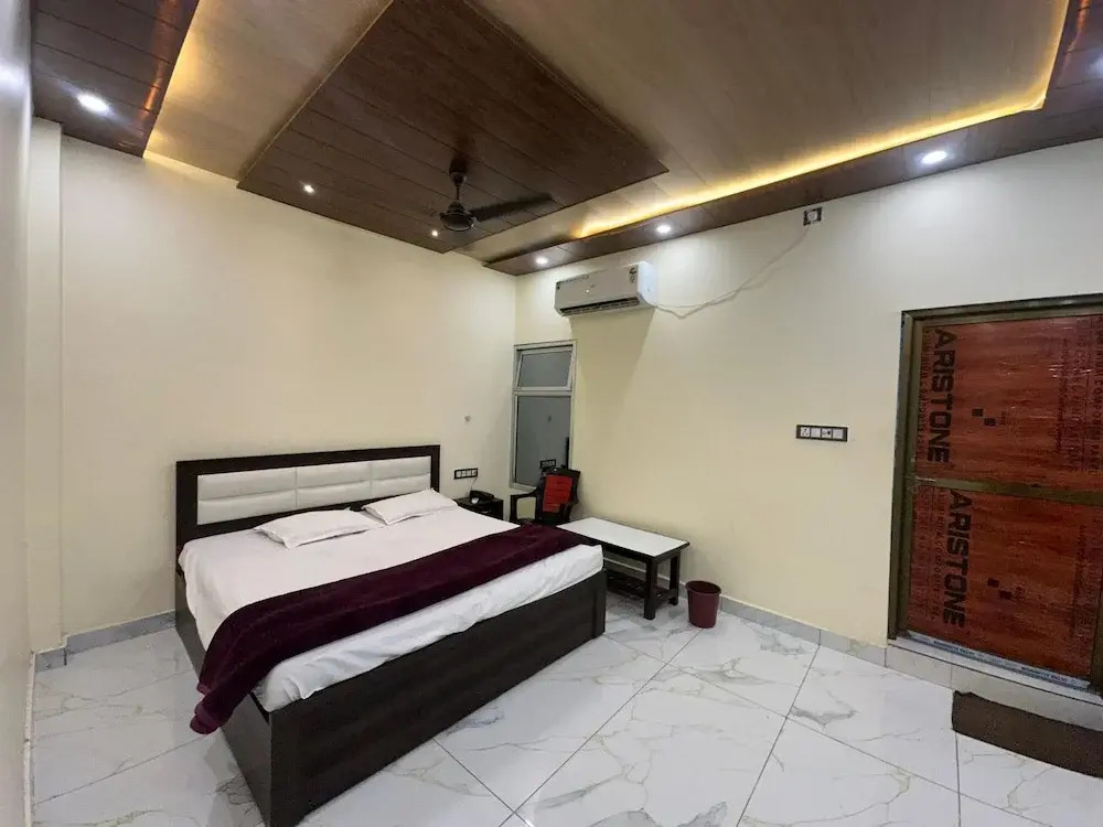 Shree Radhe Palace