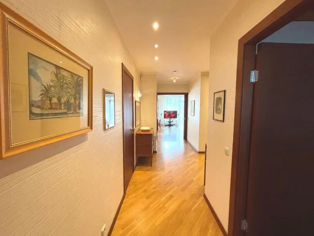 5th Line Apartment, 300m to the beach