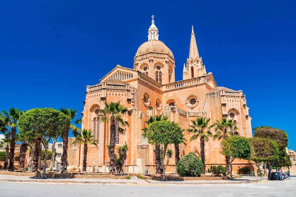 Wellness Hygge Modern Gozitan Apartment - Happy Rentals