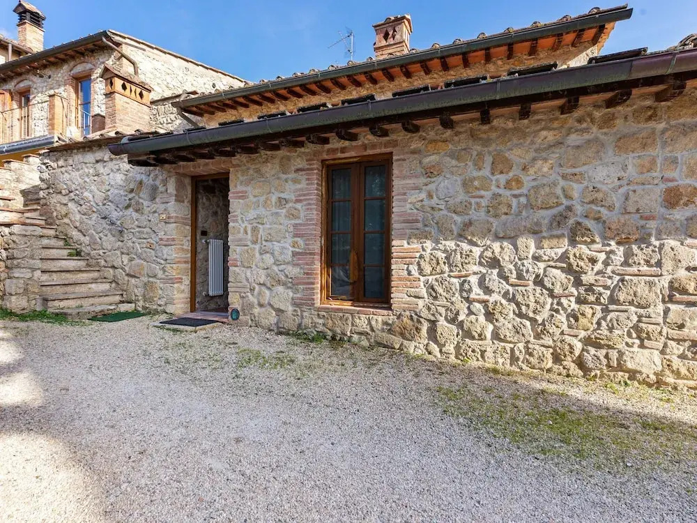 Secluded Holiday Home in Bibbiano With Courtyard