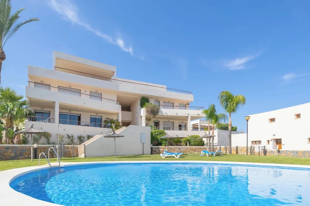 Marbella Mountain With sea View and Pool