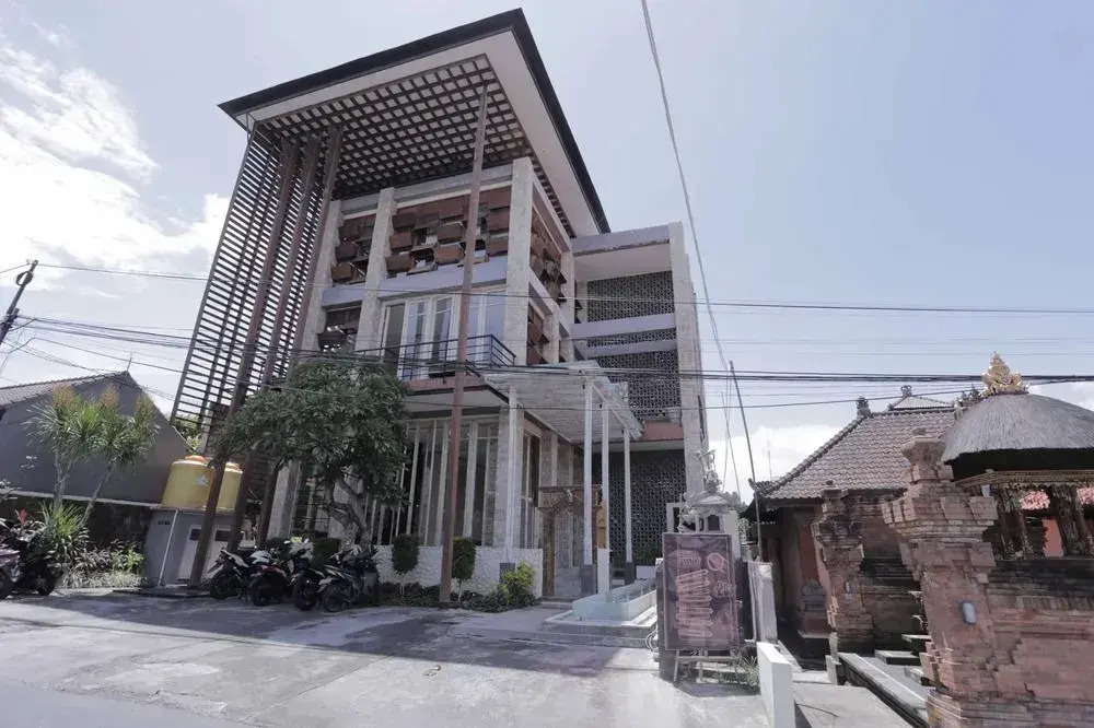 RedDoorz Plus @ Umalas Kerobokan