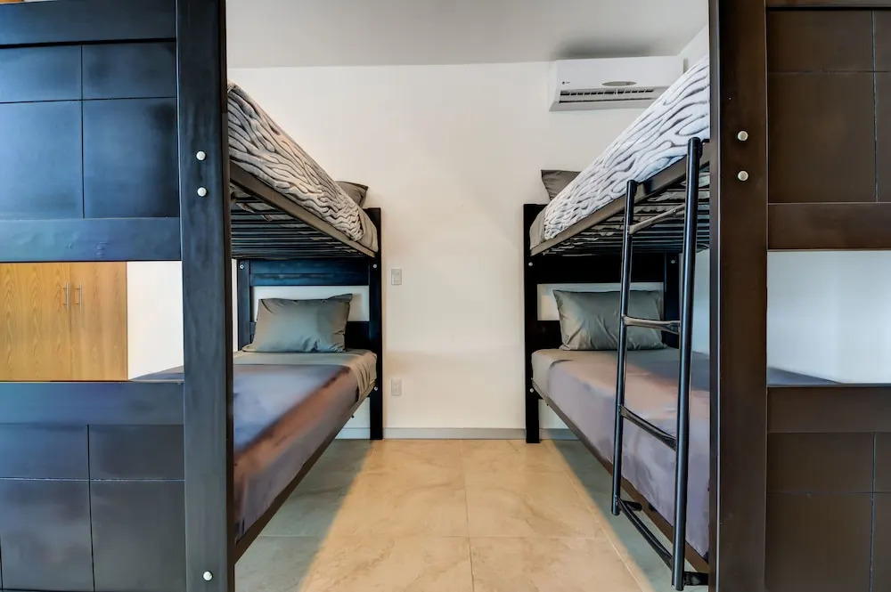 Atthakan 3 bedroom apartment sleeps 10