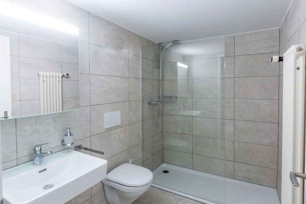 AIRSTAY Luxury Villa