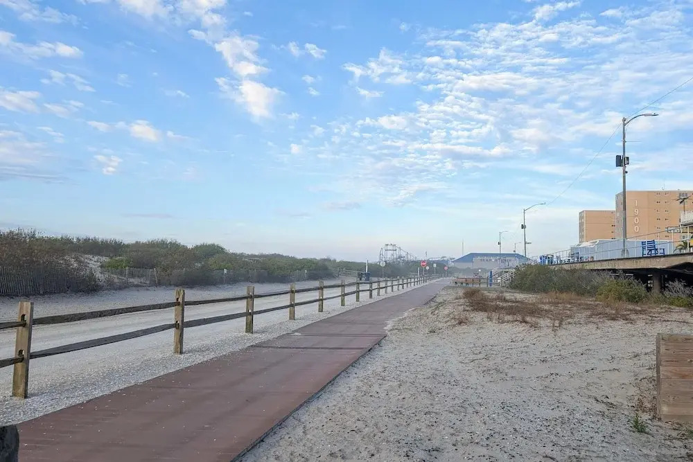 Coastal Condo w/ Pool, 1 Block to Wildwood Beach!