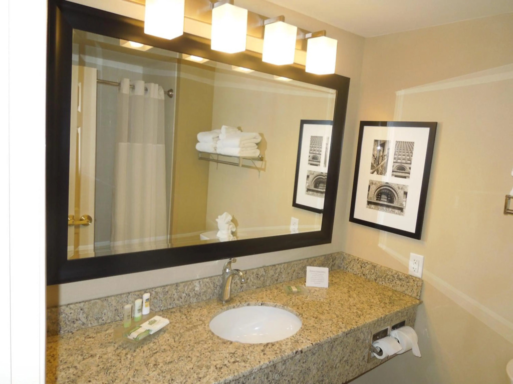 Country Inn & Suites by Radisson, Buffalo South I-90, NY