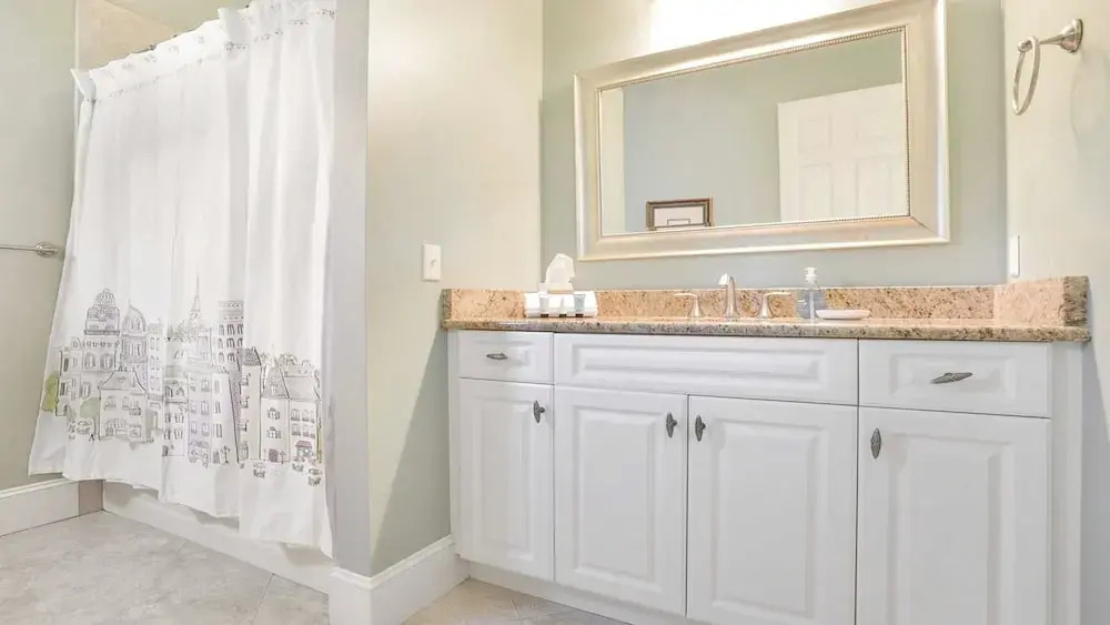1a Sea Lane 6 Bedroom Home