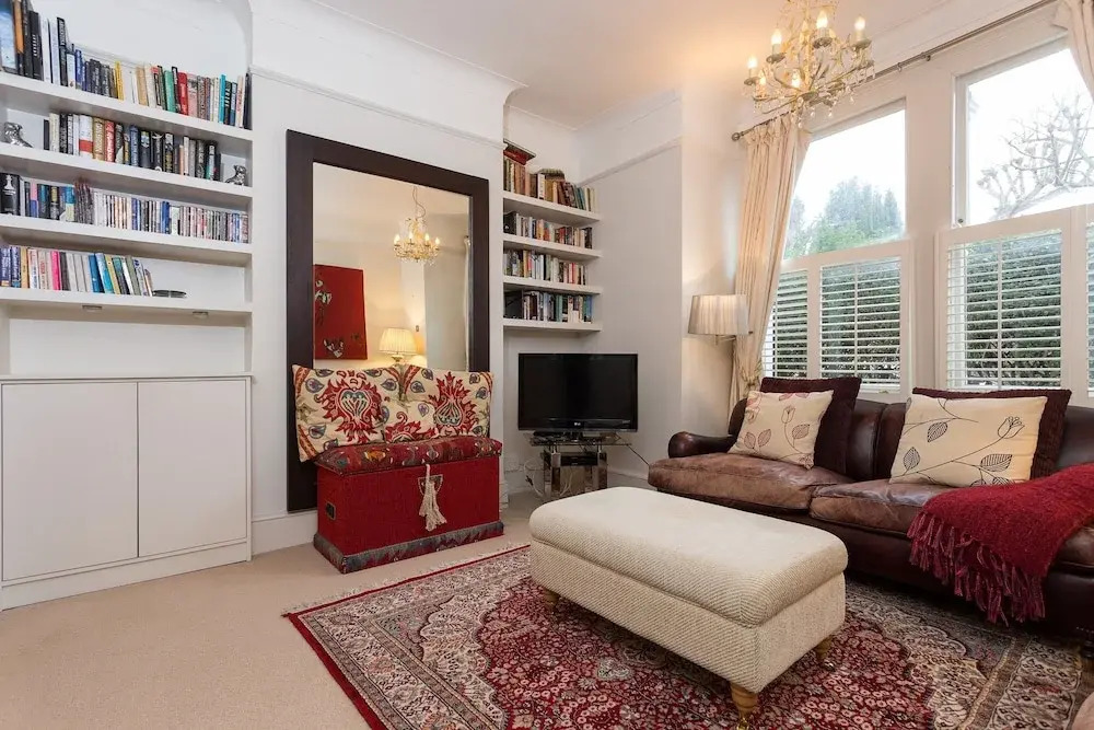 1 Bedroom Garden Flat In Clapham Common