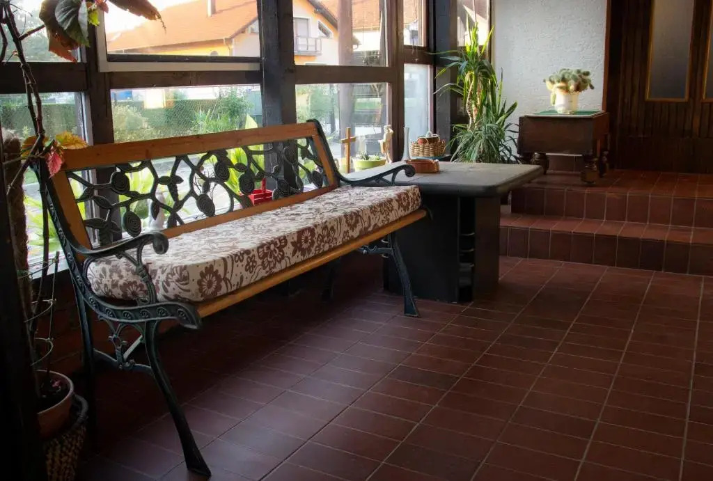 A house, free parking, sauna