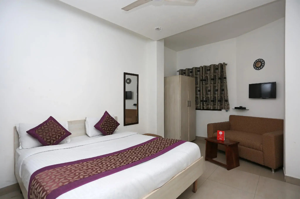 OYO 15563 Bir Home Stay