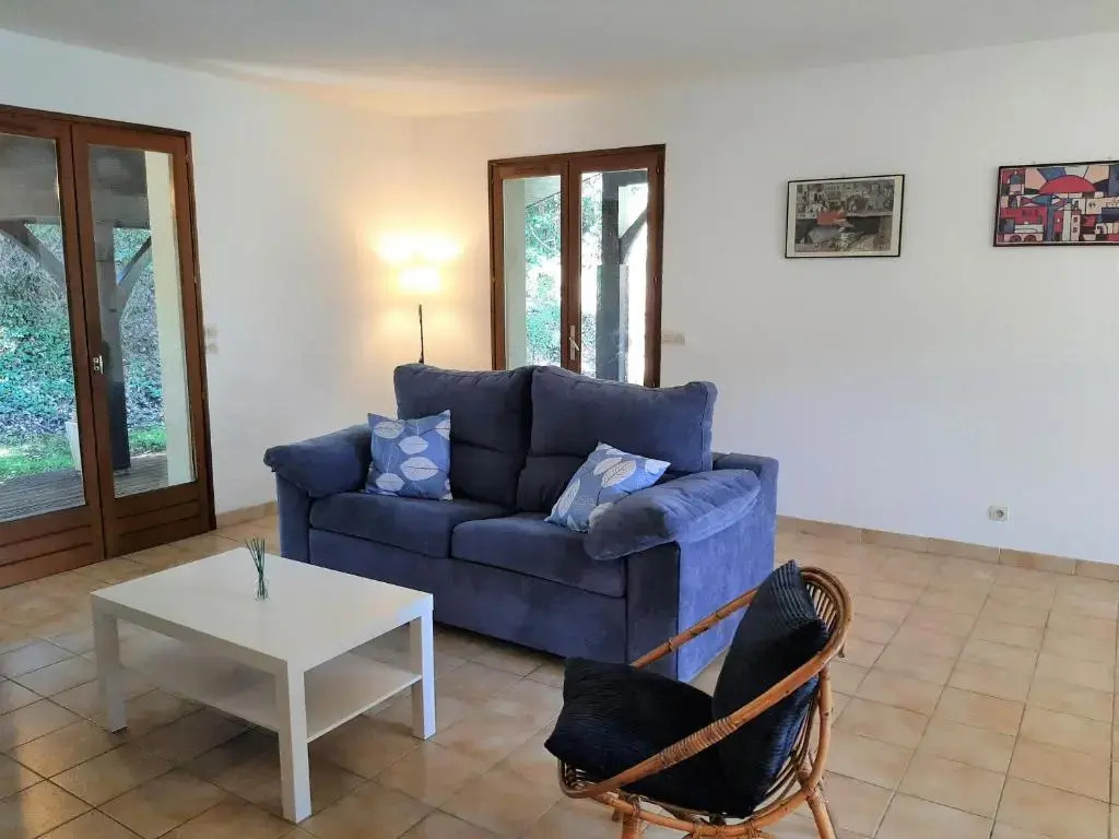 Maison familiale avec jardin, près de locéan dans un quartier calme - FR-1-239-820