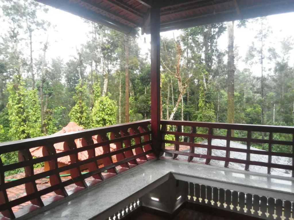 Heights Farm Stay - Nature Stay Near Madikeri