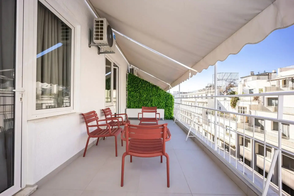 Arches Apartments