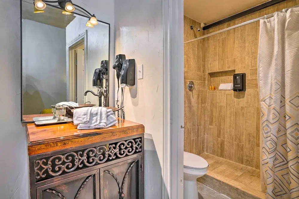 Ideally Located Vacation Rental Studio in Laredo!