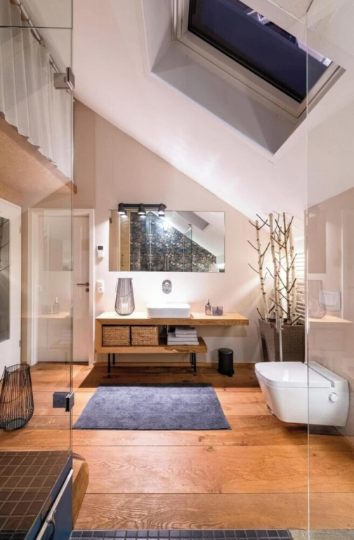Designer Apartment With Sauna, hot tub and Fireplace in a Historic Courtyard House