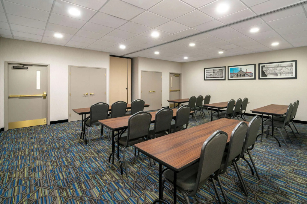 La Quinta by Wyndham Latham Albany Airport