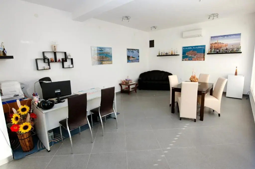 Apartments Kimi