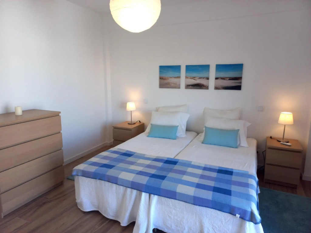 white pearl apartment central confy spacious
