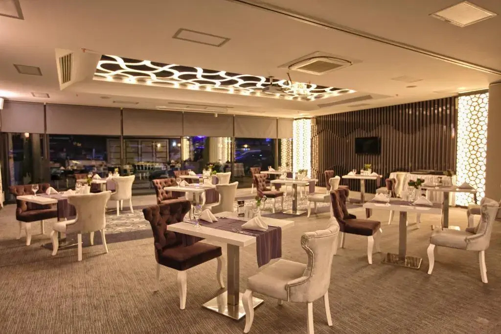 Demonti Hotel
