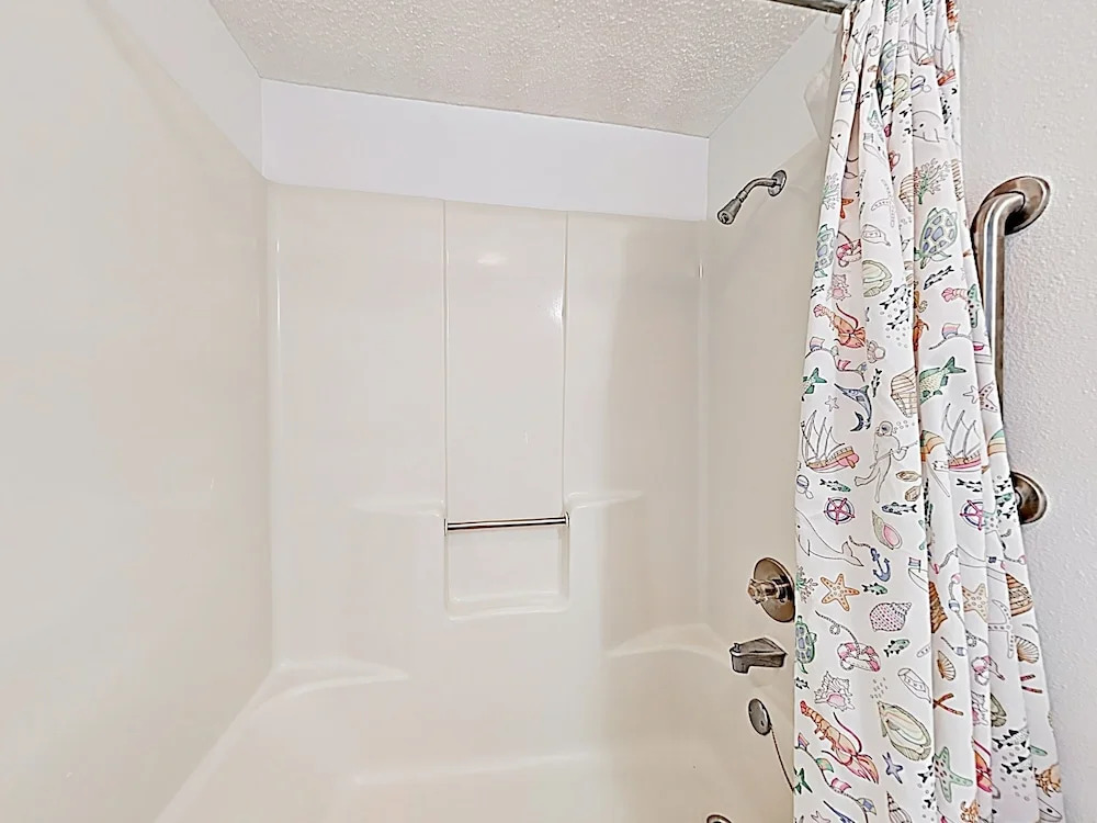 New Listing! Charming Coastal W/ Beach Views 2 Bedroom Condo