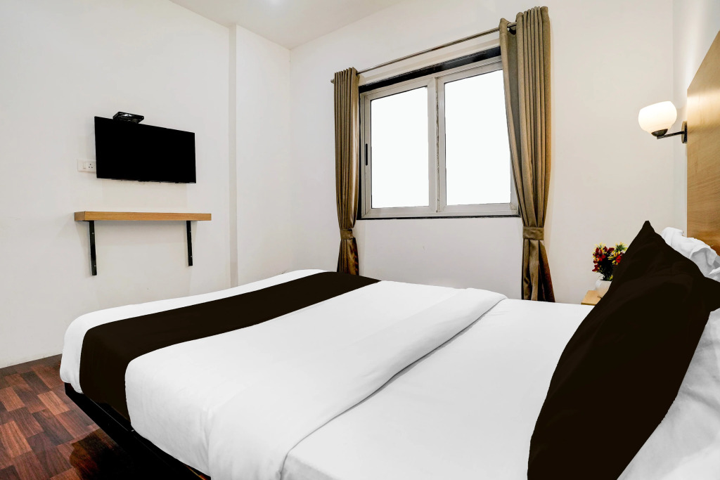 Townhouse PBG Mall Vashi
