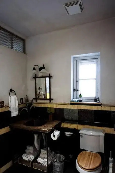 Historic Adobe 3br Home in Downtown El Presidio