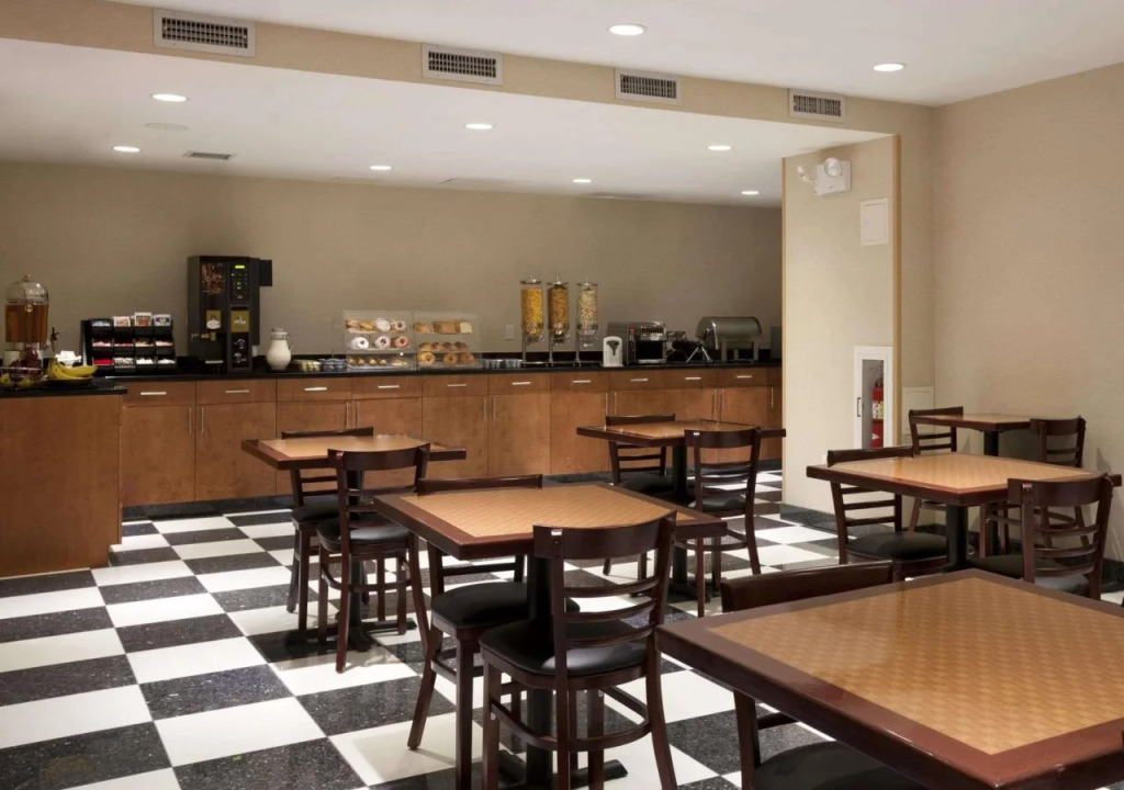AirTrain Plaza Hotel JFK Airport