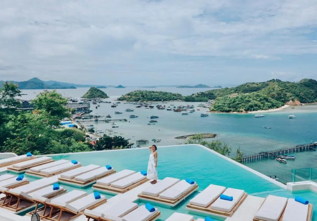 Loccal Collection Hotel Komodo