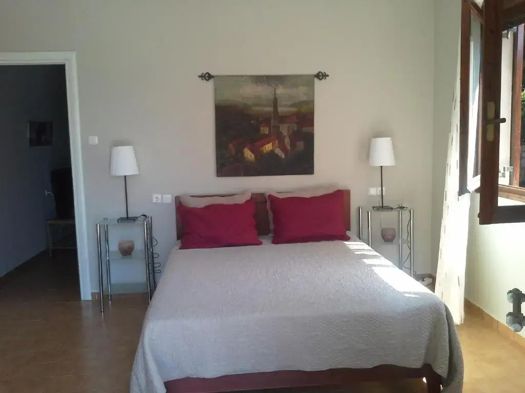 Beachfront Home For 4, Kalifteri Beach, Afissos