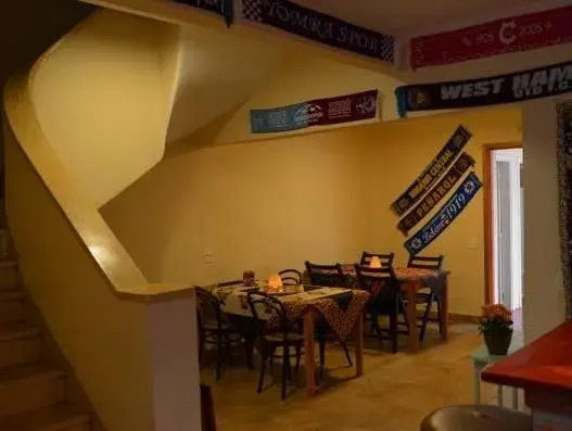 Escambo Hostel