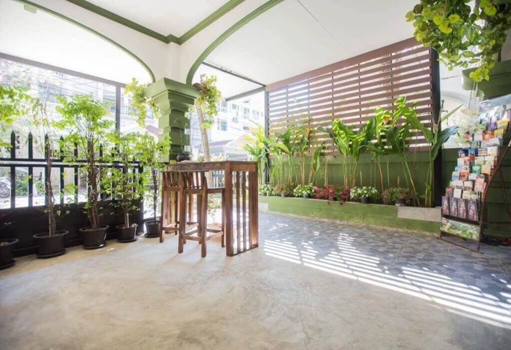 Iroom Boutique House