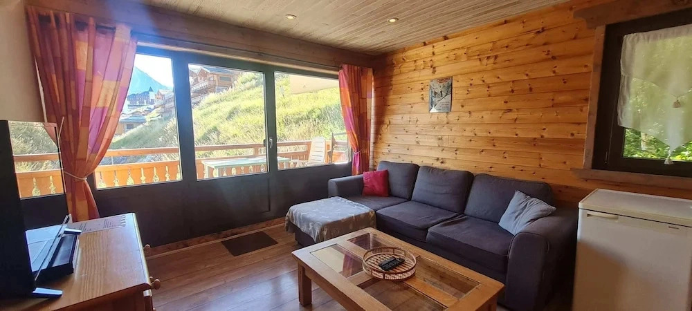 Spacious Apartment in Les Deux Alpes