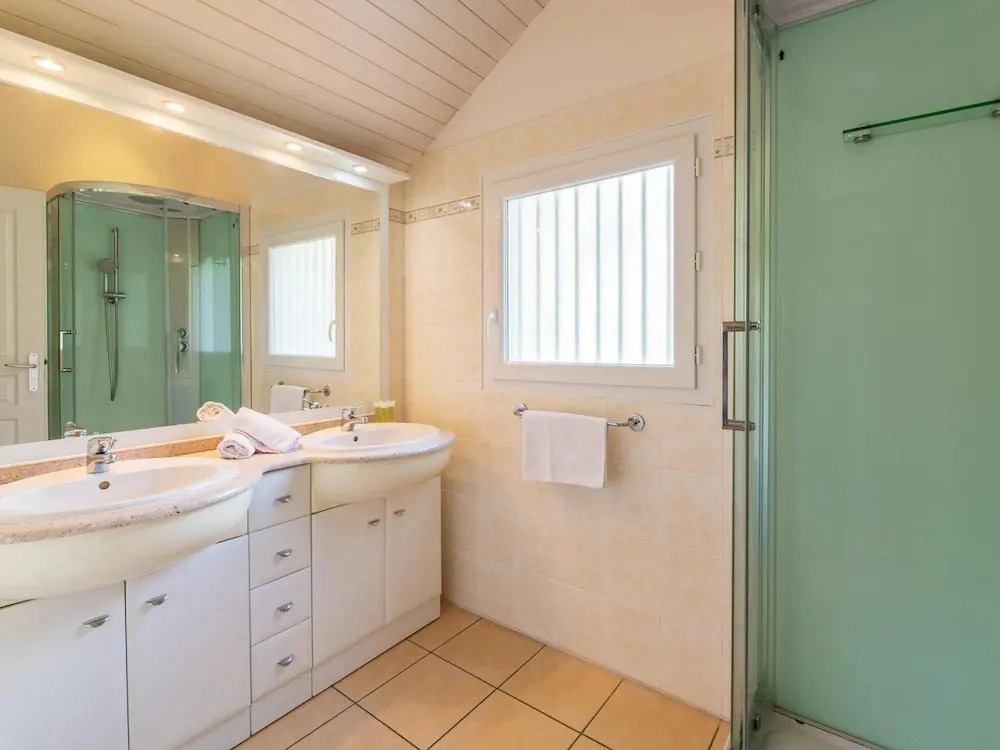 Villa for 6 People With Swimming Pool