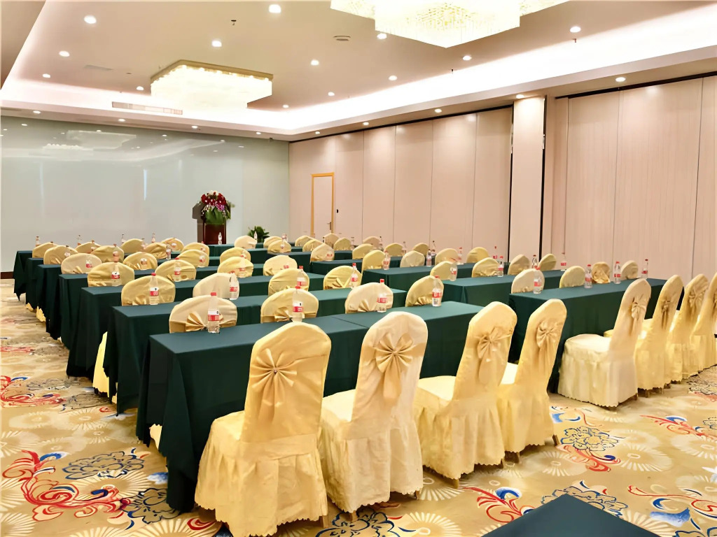 Vienna Hotel Suzhou Industrial Park Yangcheng Lake Fashion Stage