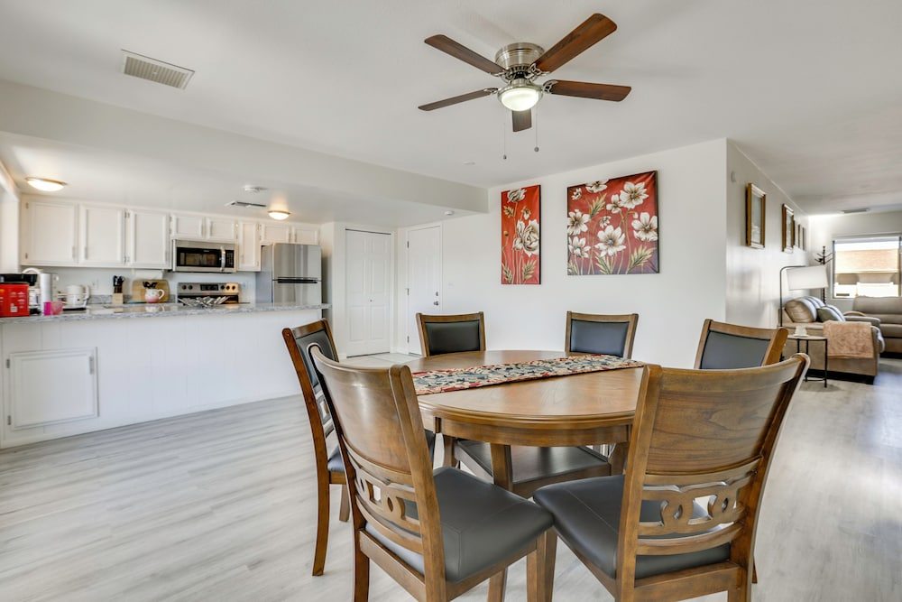 Near Innovation Corridor: Phoenix Home w/ Patio