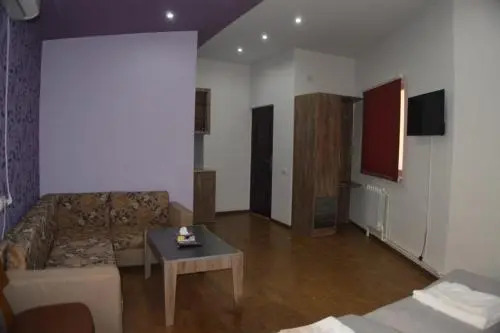 Le Petit Hotel