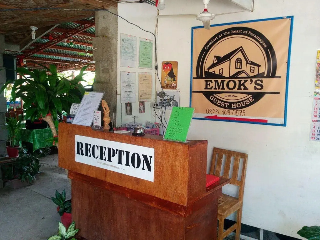 Emok's Guest House - Hostel