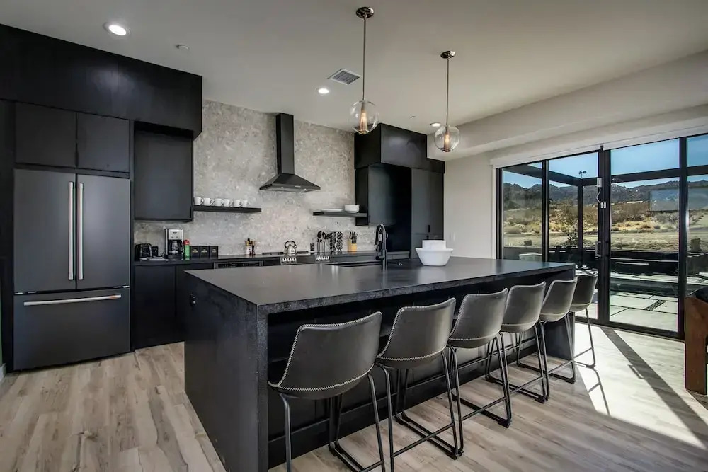 Luxe Modern Escape w Pool Hot Tub Firepit Desert View Lassen by Avantstay