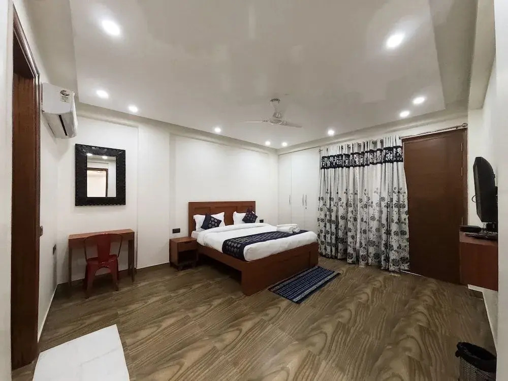 Under My Roof Luxury Apartment
