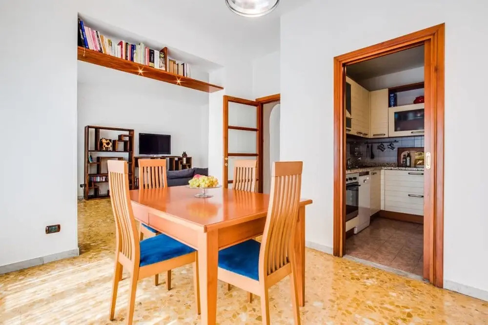 Large Bright Flat 15 Mins From Castel Sant'angelo