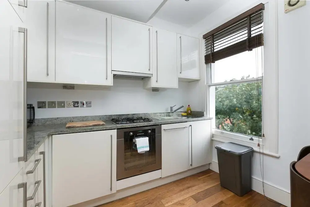 2 BED Flat in Swiss Cottage