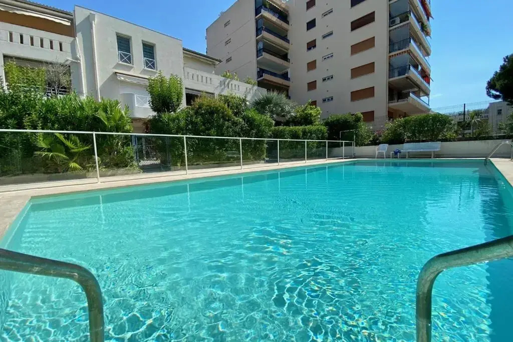 Nice flat with pool 5 min to the beach in Cannes - Welkeys