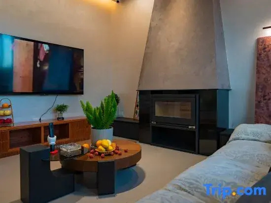Tonglu Yaoyue Lanshe Homestay (OMG Heartbeat Paradise)