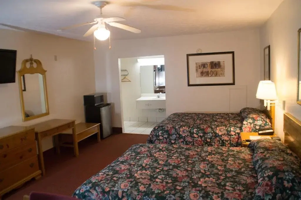 Tazewell Motor Lodge