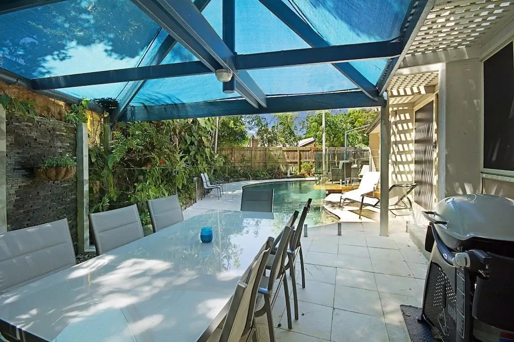 Tropical 5 bedroom family getaway in Noosa Heads