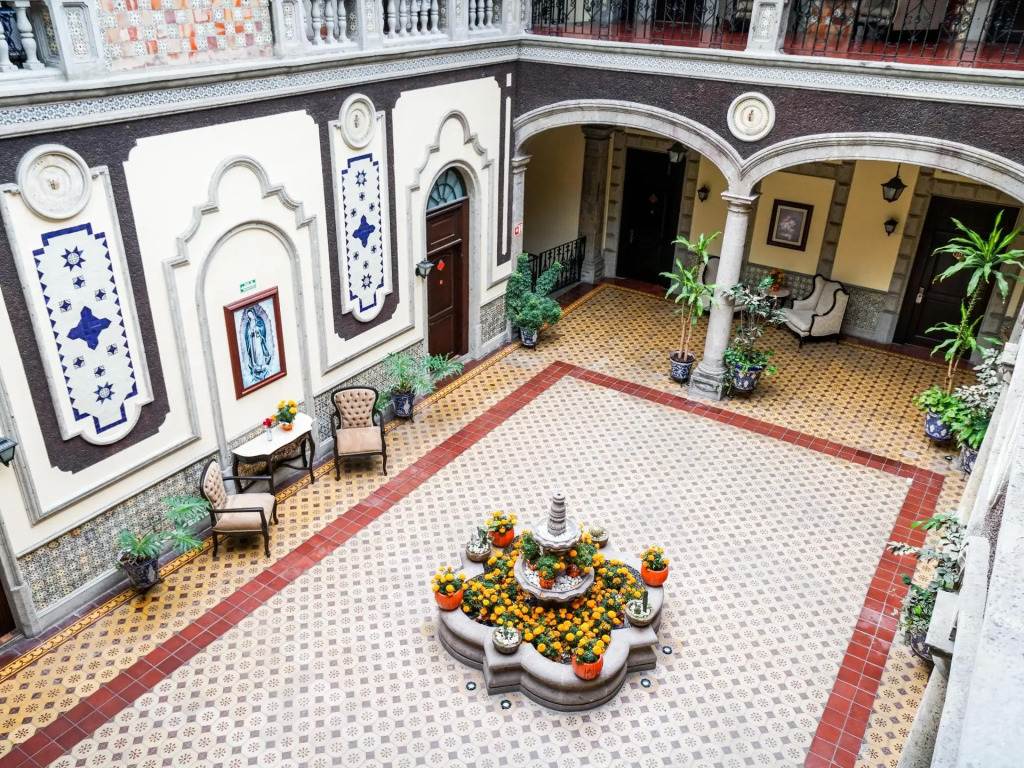 Hotel Morales Historical & Colonial Downtown Core