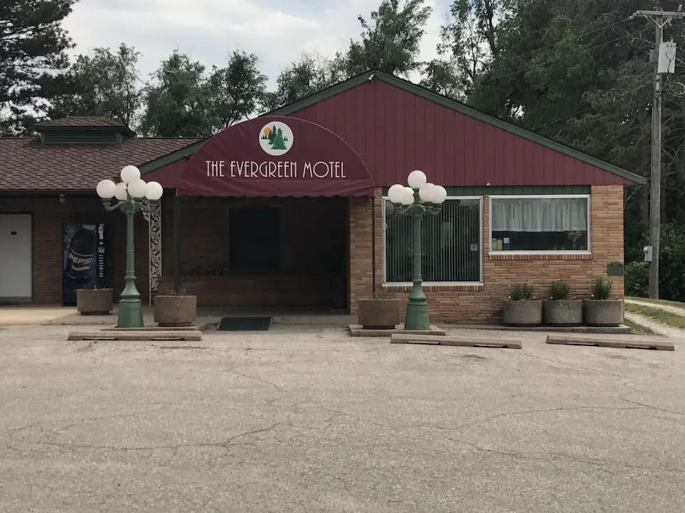 The Evergreen Motel in Kansas