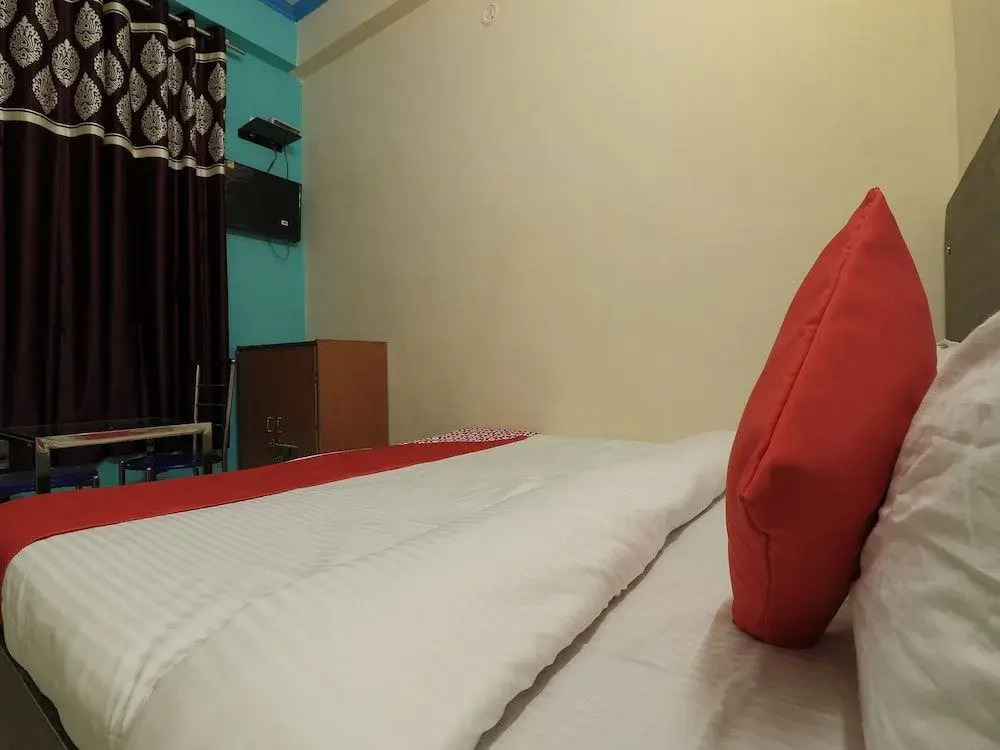 OYO Flagship 29364 Deepak Hotel And Restaurant
