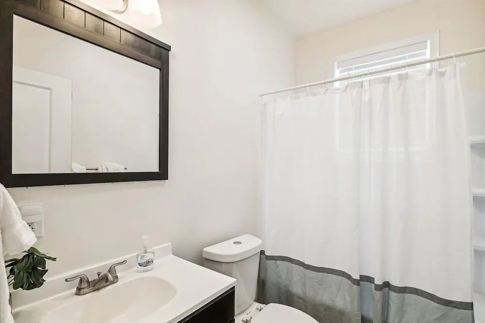 Cove Cottage - 3 Bedroom w/Private Pool. Sleeps 6. Quiet Community, Close to Fishing Marinas. 3 Home by RedAwning